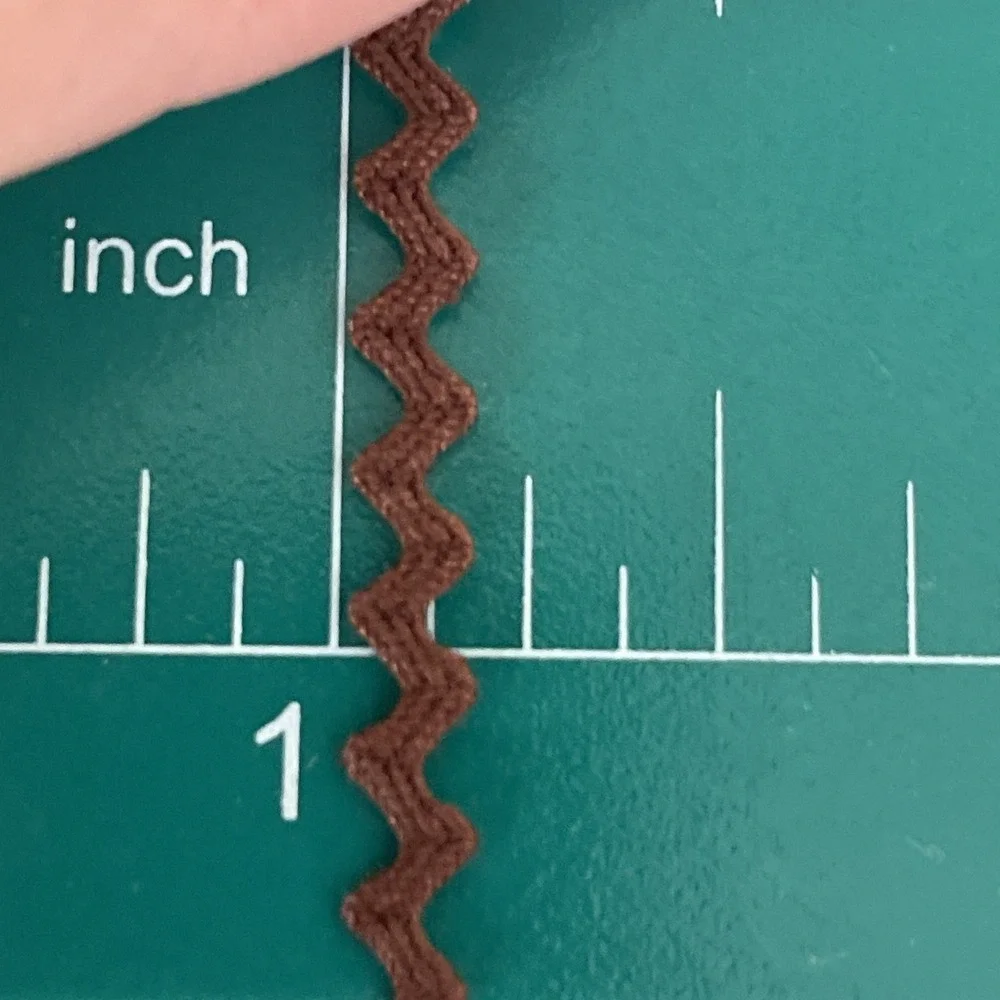 Brown Fabric Trim Edge Detail Rick-rack  130